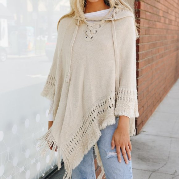 Cozy Autumn Hooded Poncho Black - Picture 8 of 9